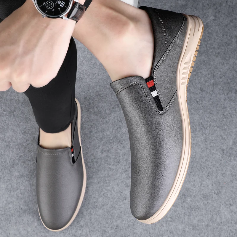 New Men Quality Casual Leather Shoes Fashion Korean Style Shallow Mouth Shoes Slip on Men Loafers Outdoor Flats Sneakers Shoes