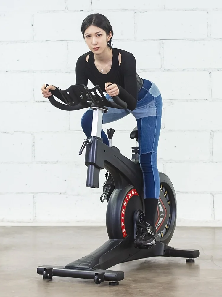 Equipo de fitness para interiores, bicicleta giratoria con control magnético, bicicleta cardio comercial silenciosa, bicicleta estática