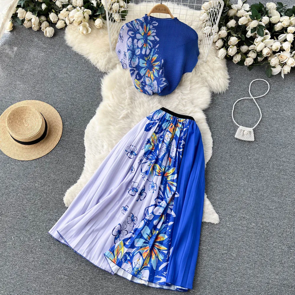 

Women Retro Two Pieces Sets Print Casual Tees Crop Top with Elegant Pleated Flare Skirt Korean Fashion T Shirt Summer Sets