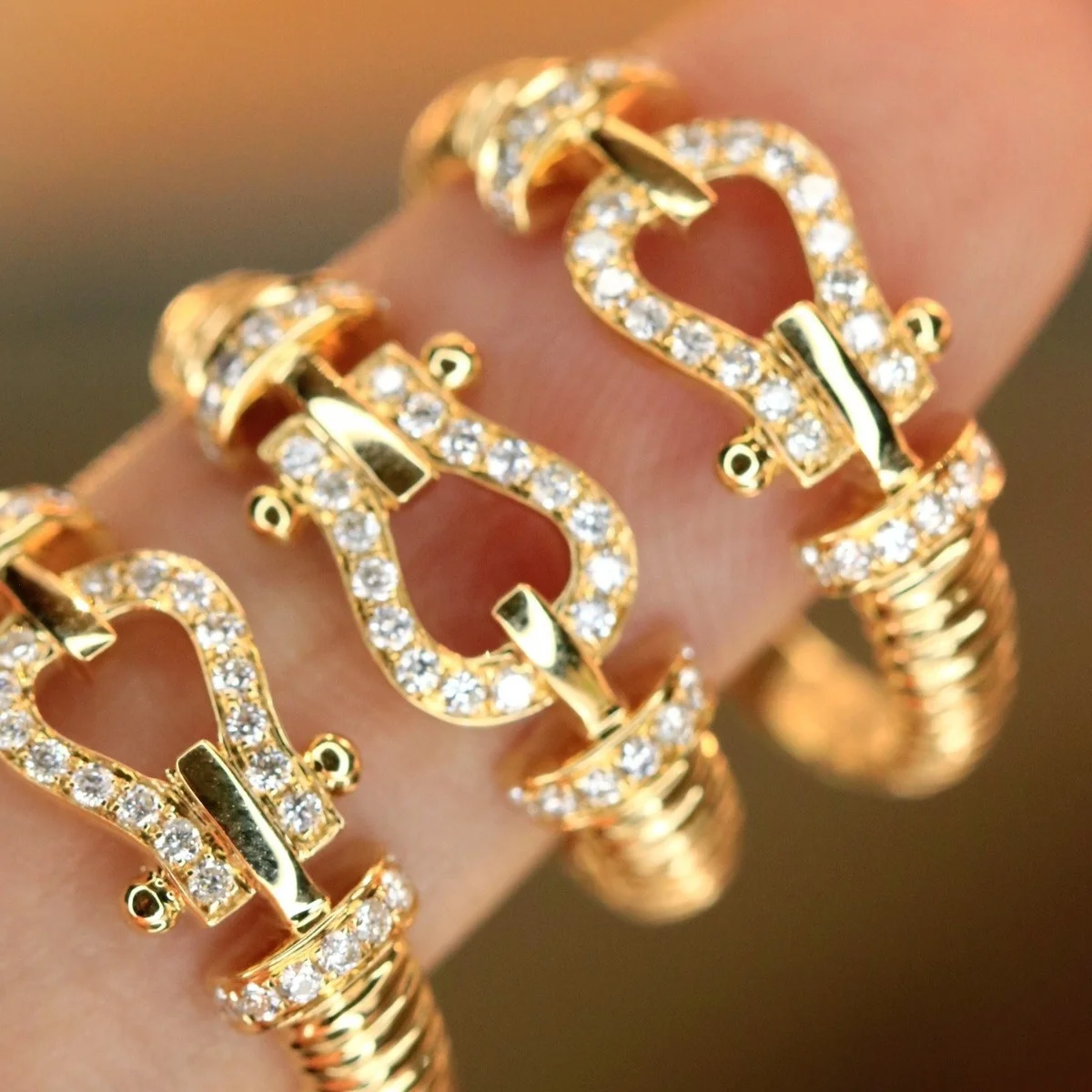 

Modern Cool 925 Silver Horseshoe Twisted Rings For Famle Male Luxury U Shape Buckle Braided Finger Band Statement Chain Jewelry