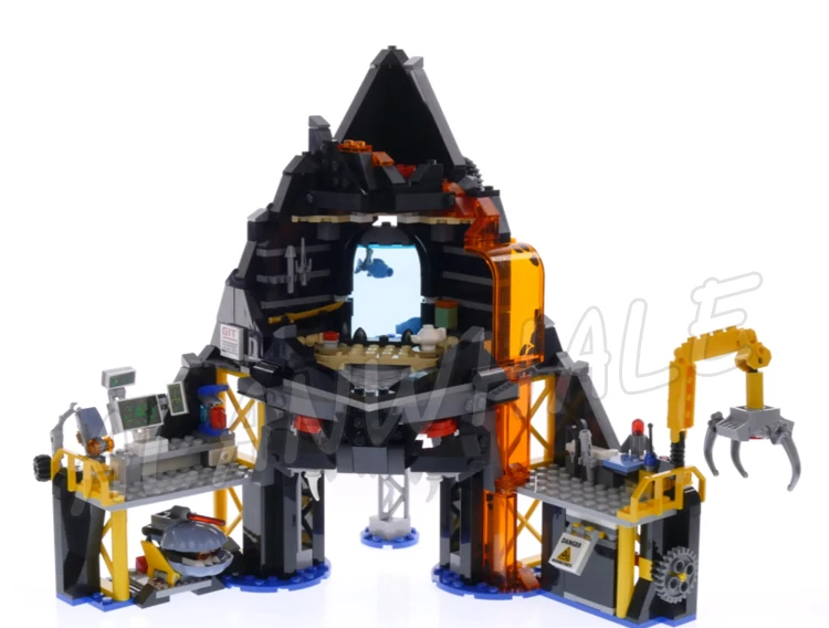 554pcs Garmadon's Volcano Lair Base Fortress 10798 Building Blocks Assemble Sets Bricks Compatible with Model
