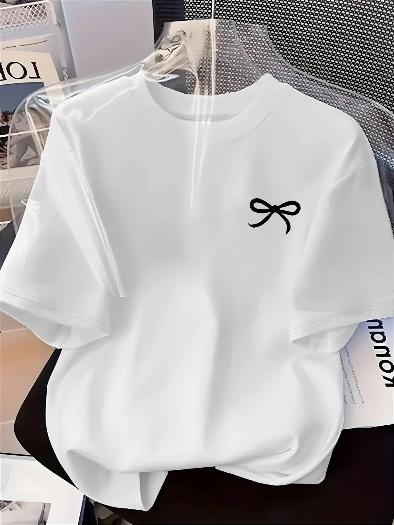 

Новая женская футболка с черным бантом и принтом, простой стиль, повседневная модная футболка с коротким рукавом, мягкая удобная летняя женская одежда