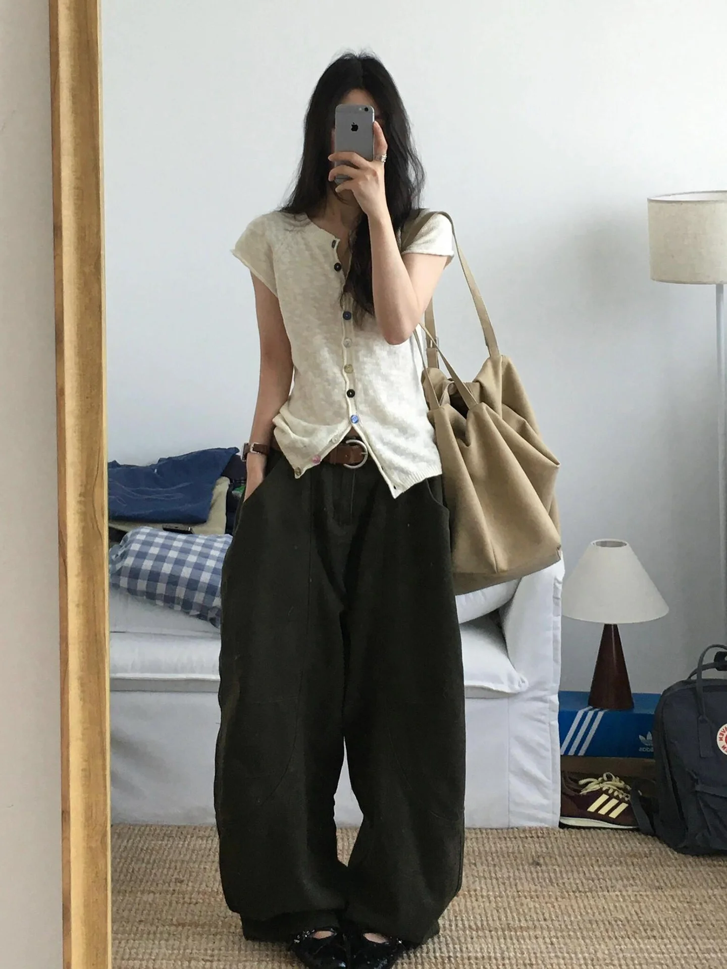 Korean Sle Unique Design Single Button ort Sve T-irt Women's Summer Faionable Unique Small Open Cardigan