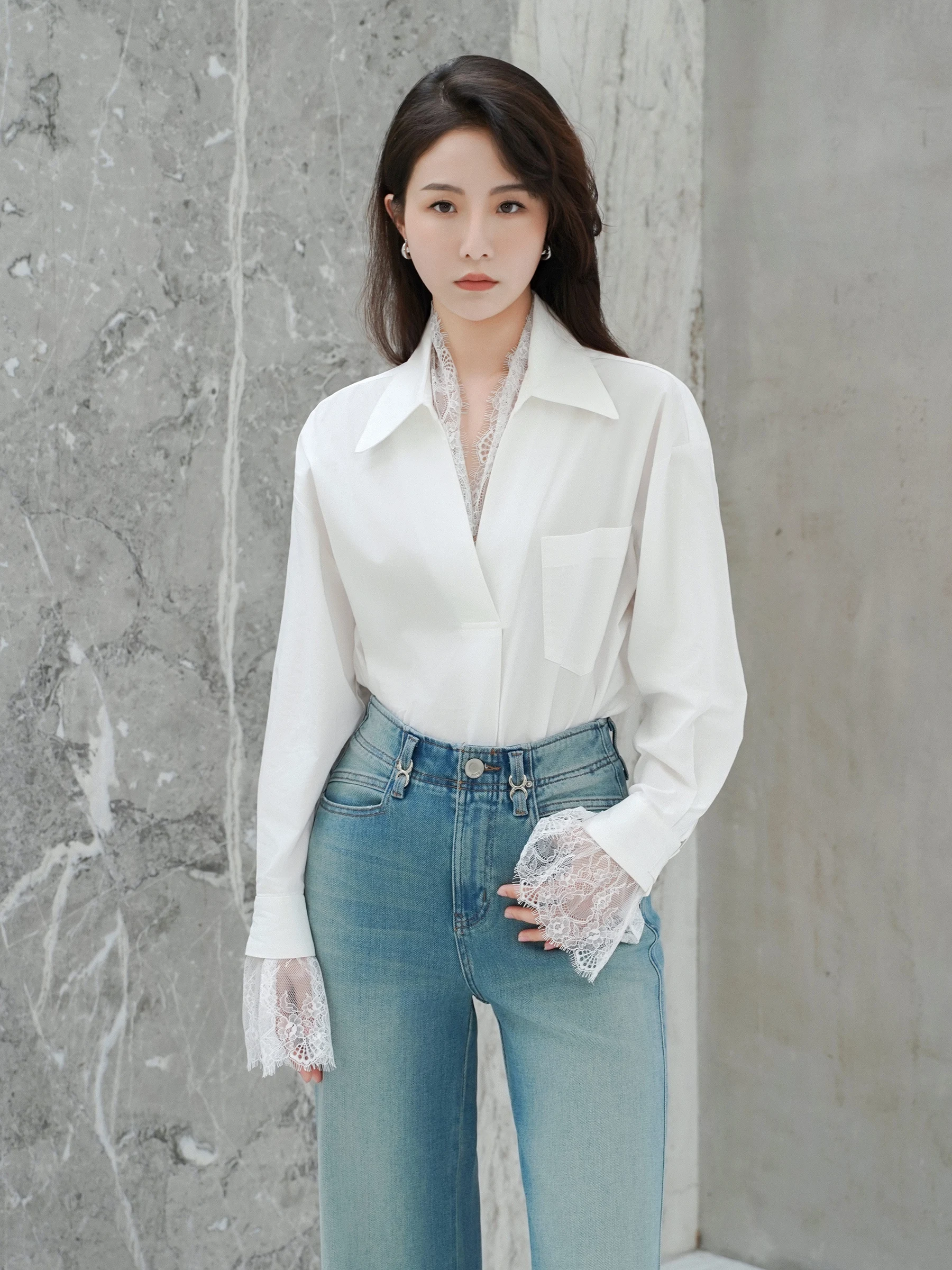 

Женская блузка Ele с кружевными вставками и V-образным вырезом, прямого кроя, дизайнерская, из высококачественного дышащего хлопкового смесового материала