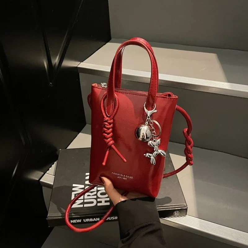 

Famous Designer Popular Elegant Leather Diaper Bags For Women Luxury Minimalist Large Capacity Tote Shoulder Bag Classic