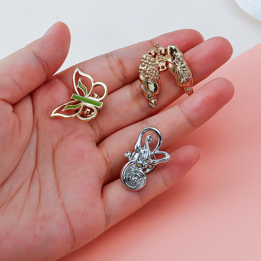 Medical Brooches Ophthalmic Instruments Dissection Of The Lungs Nose Surgery Ear Surgery Ear Organ Badges Jewelry For Doctors