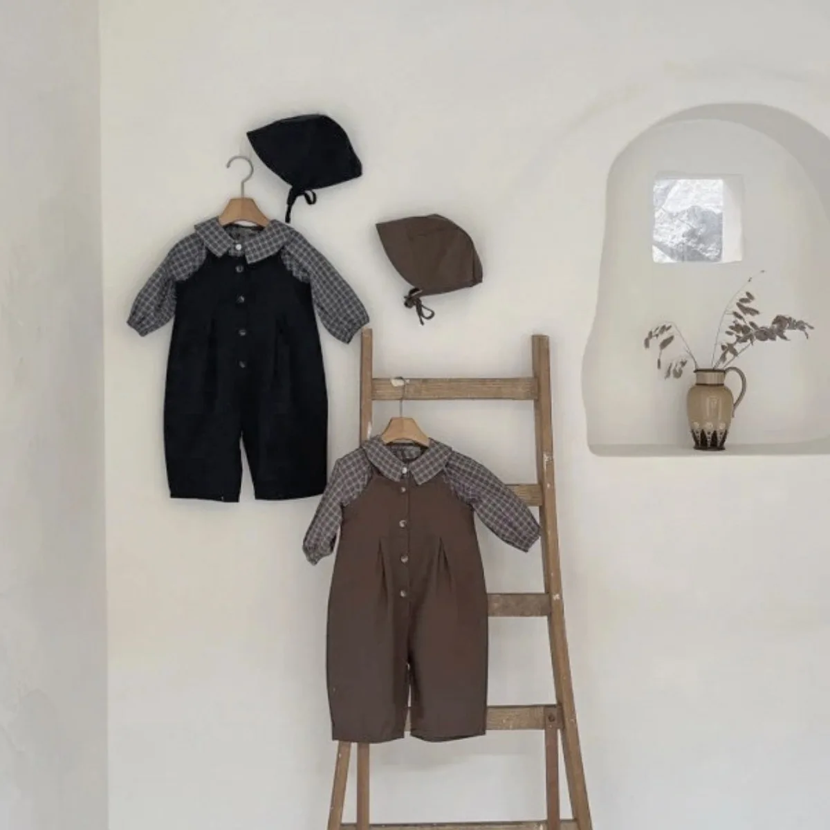 

2026 Spring New Baby Sleeveless Sling Romper Set Infant Solid Jumpsuit + Plaid Shirts + Hat 3pcs Suit Newborn Casual Clothes