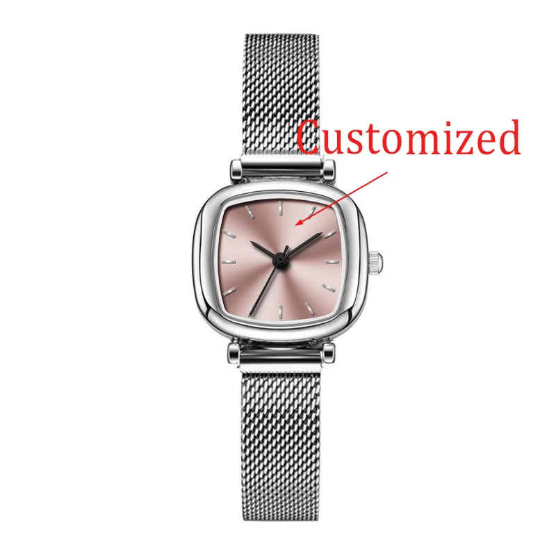 Gli orologi da donna sono piccoli orologi quadrati alla moda, semplici, compatti, squisiti ed eleganti con cinturino in rete, possono essere personalizzati