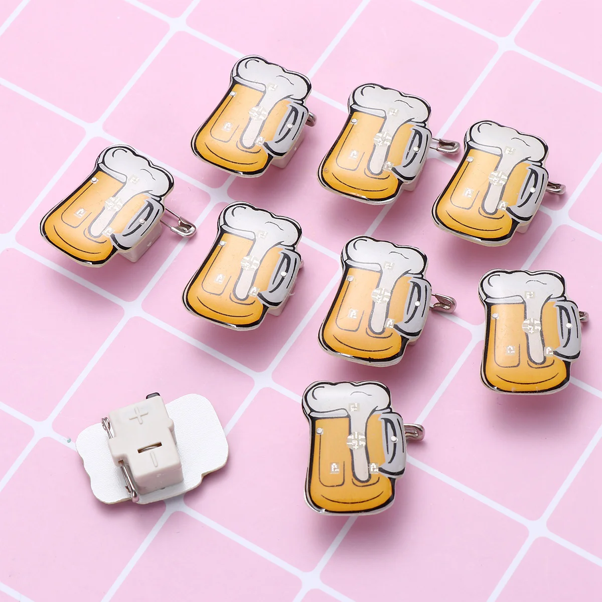 Beer Mug Flash Brooch, 25, 3x2x1 2cm, Oktoberfest, Brooch,, Beer Party, Beer, Cartoon LED Light Beer Mug Badge Octoberfest