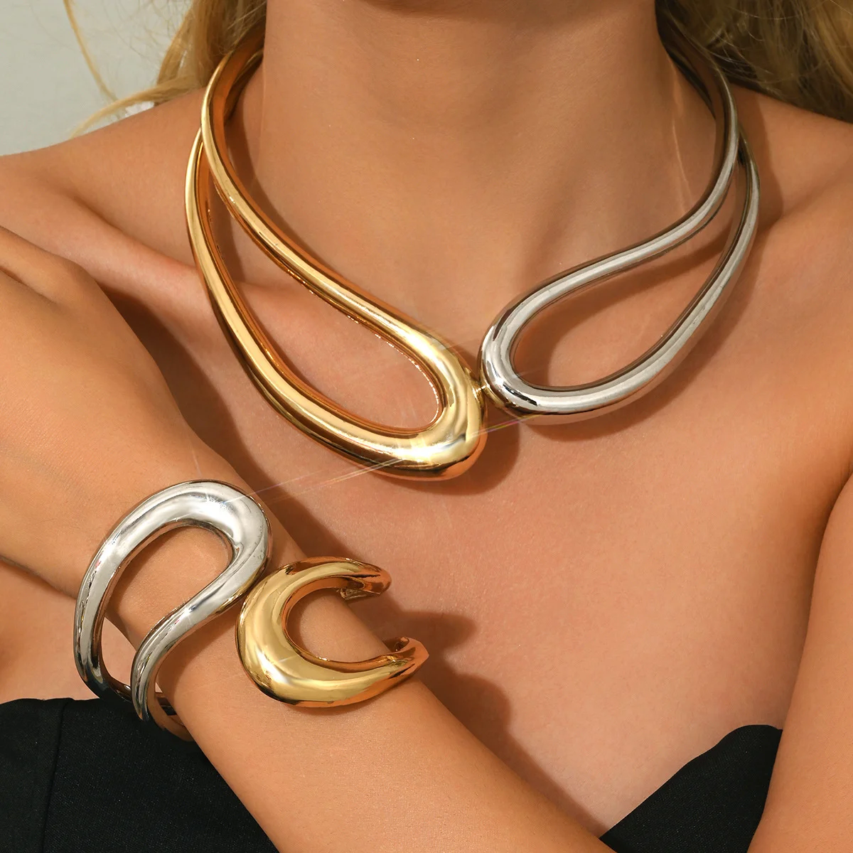 

New product jewelry alloy twisted double-layer collar sweet and cool style simple choker bracelet necklace set