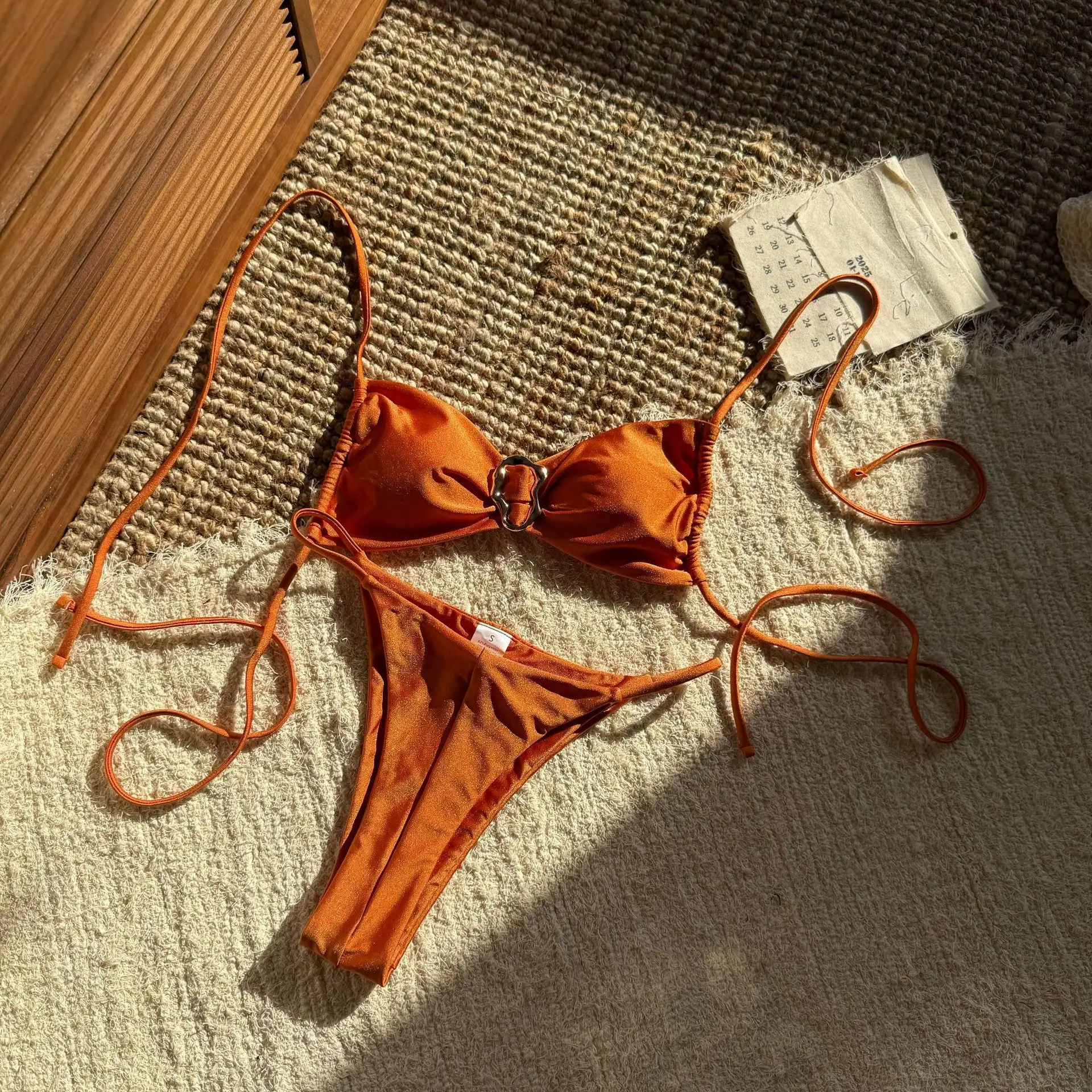 Seksowne brokatowe metalowe wiązanie na szyi bikini zestawy dwuczęściowe satynowe zwykłe stroje kąpielowe strój kąpielowy stroje kąpielowe strój kąpielowy biquini tankini