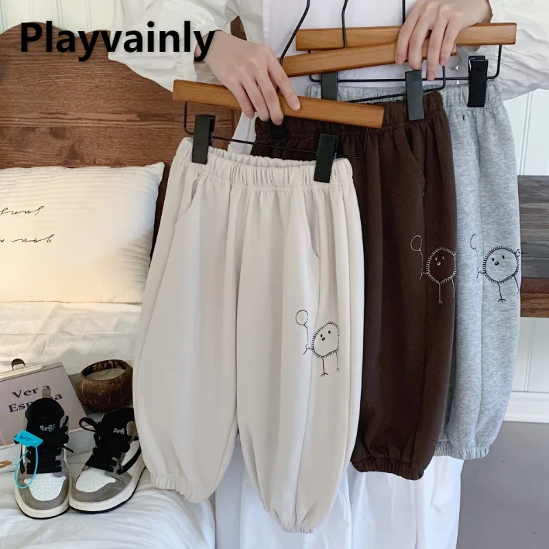 

Новинка 2024, весенне-осенние спортивные повседневные брюки с мультяшной вышивкой, свободные спортивные штаны для мальчиков и девочек, детские базовые брюки для бега A0385