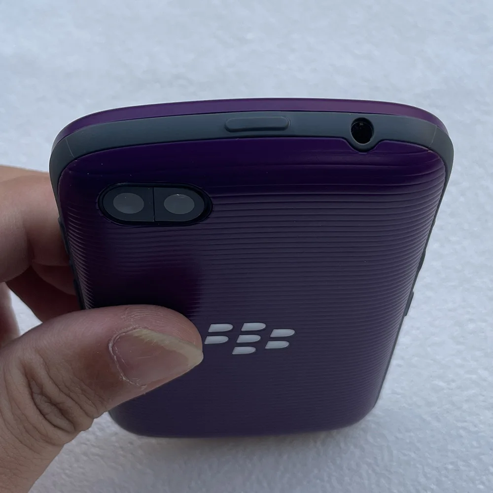 الأصلي Blackberry 9720 2G 3G الهاتف الخليوي المحمول 5MP 2.8 "واي فاي مقفلة الهاتف الذكي QWERTY لوحة المفاتيح الهاتف المحمول