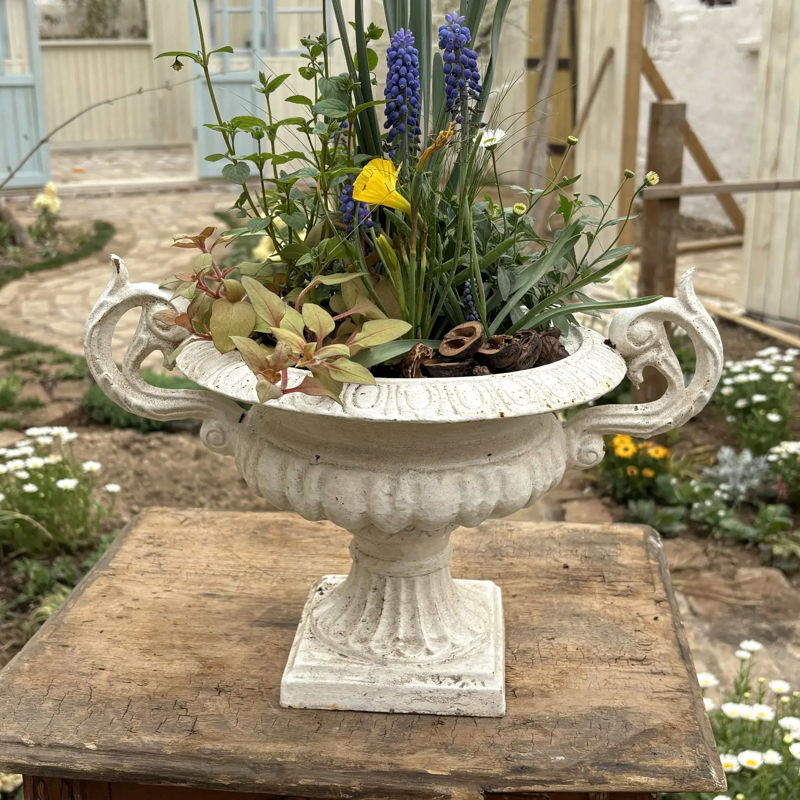 Cast iron flower pot binaural flower pot