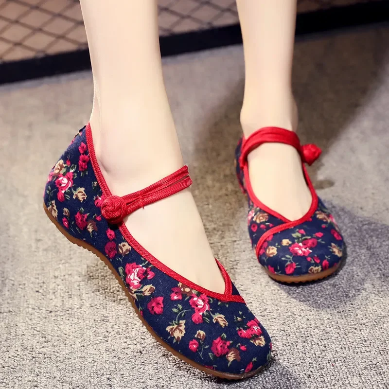 Old Beijing Cloth Shoe Flats Heel Fragmentary Flower Ethnic Embroidery Women Dance Shoes Ballet Casual Shoes Women
