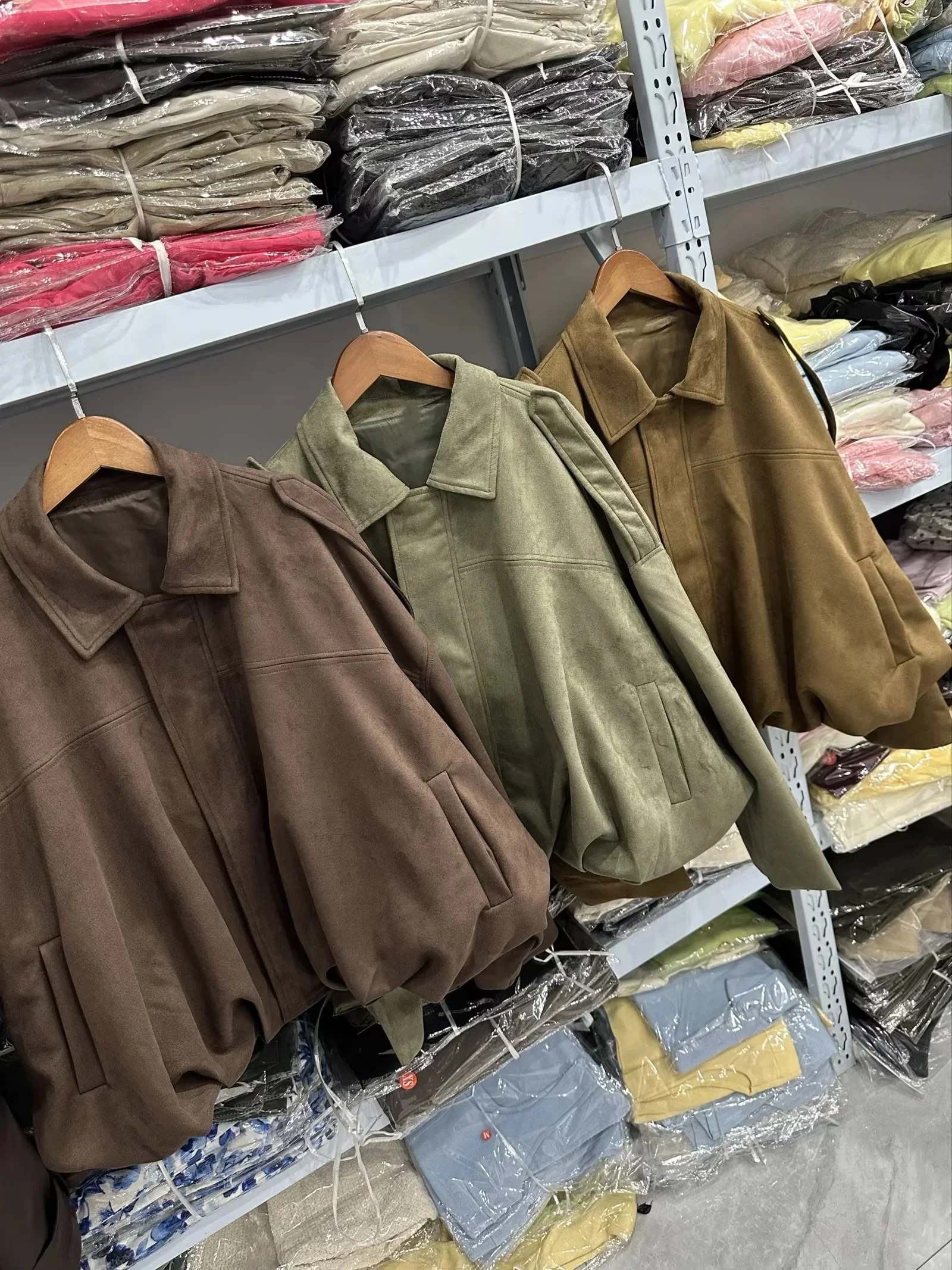 Damska kurtka jesienna z imitacji aksamitu, styl casual, rękaw nietoperz, wysoka jakość, teksturowany kołnierz, zapinana na zamek, długa kurtka zimowa...