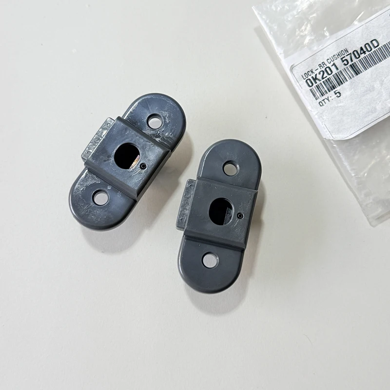 0K20157040D Seat Cushion Lock Device Rear Seat Cushion For Kia Cerato Clarus Credos Mentor Sephia Shuma Spectra Soul