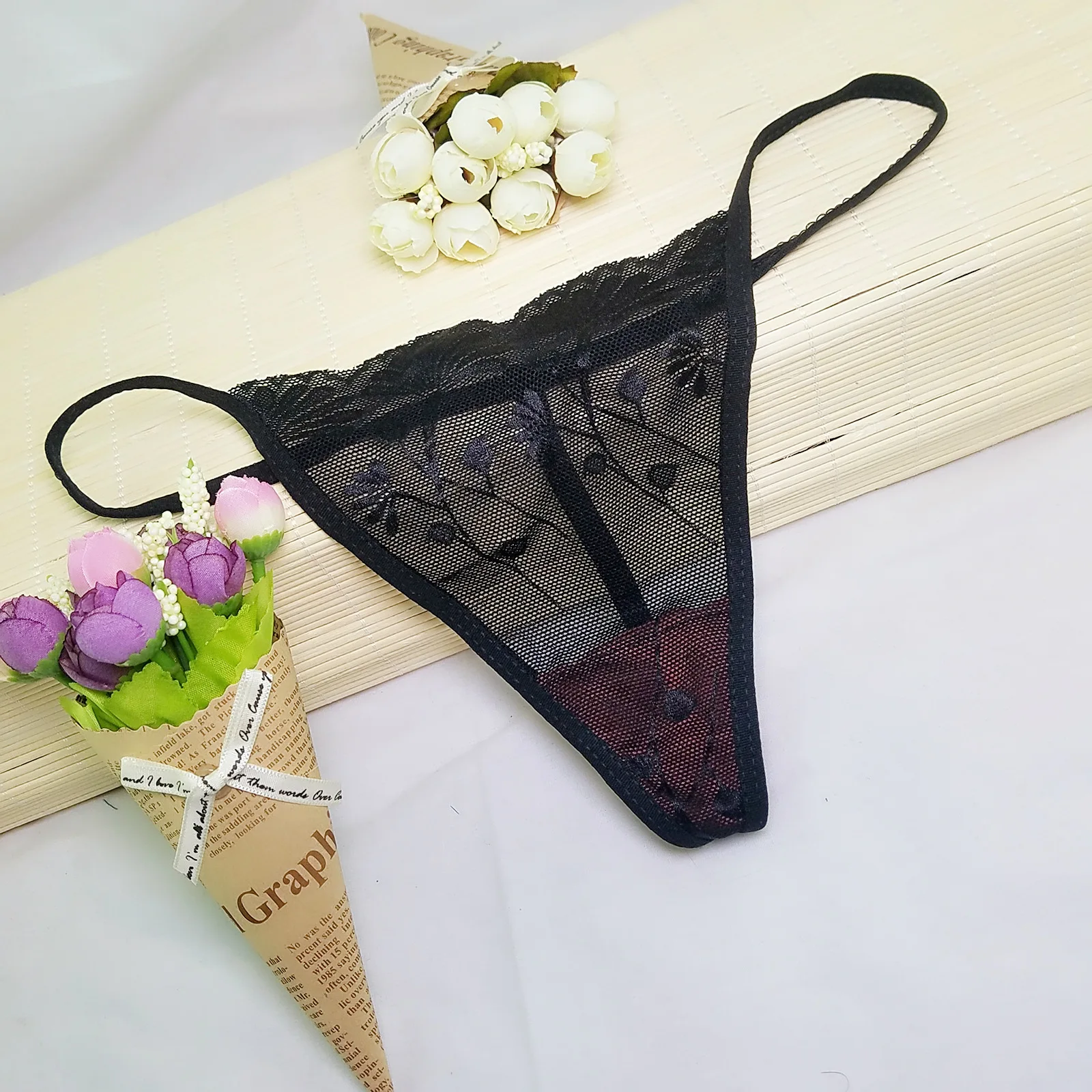 Tanga sexy de renda para mulheres, roupa íntima aleatória, cueca de biquíni, cintura baixa, tamanho único, fio dental oco, calcinha em T, lingerie,