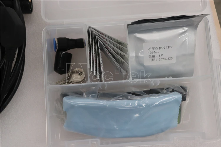 Laser Metal Cleaning Machine Rust Removal Cleaner 100w 200w 300w 500w Suitcase Laser Cleaning Machine For Metal Wood Plastic