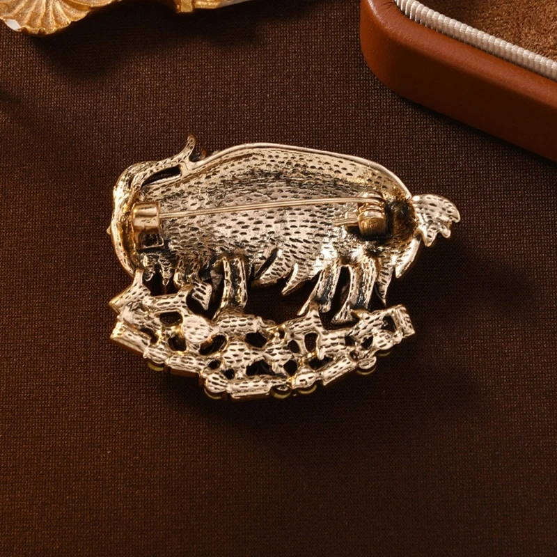 Trendy Zinc Alloy Goat Brooch Versatile Decorative Item For Wardrobe Upgrade E0BF