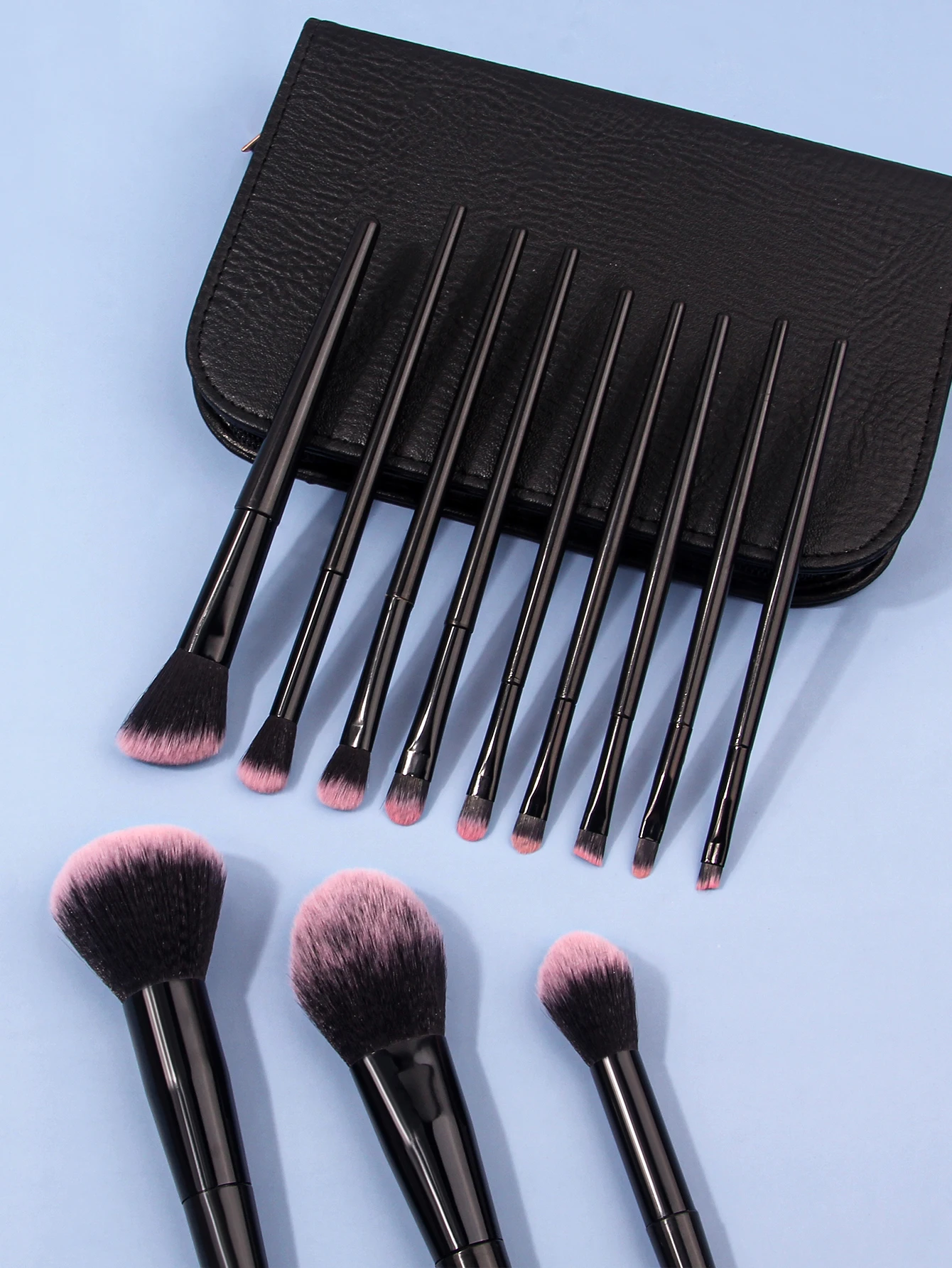 12 pcs Professional Makeup Brush Set With Makeup Pouch High Quality Makeup Kits Soft Hair Makeup Set With Cheap Price