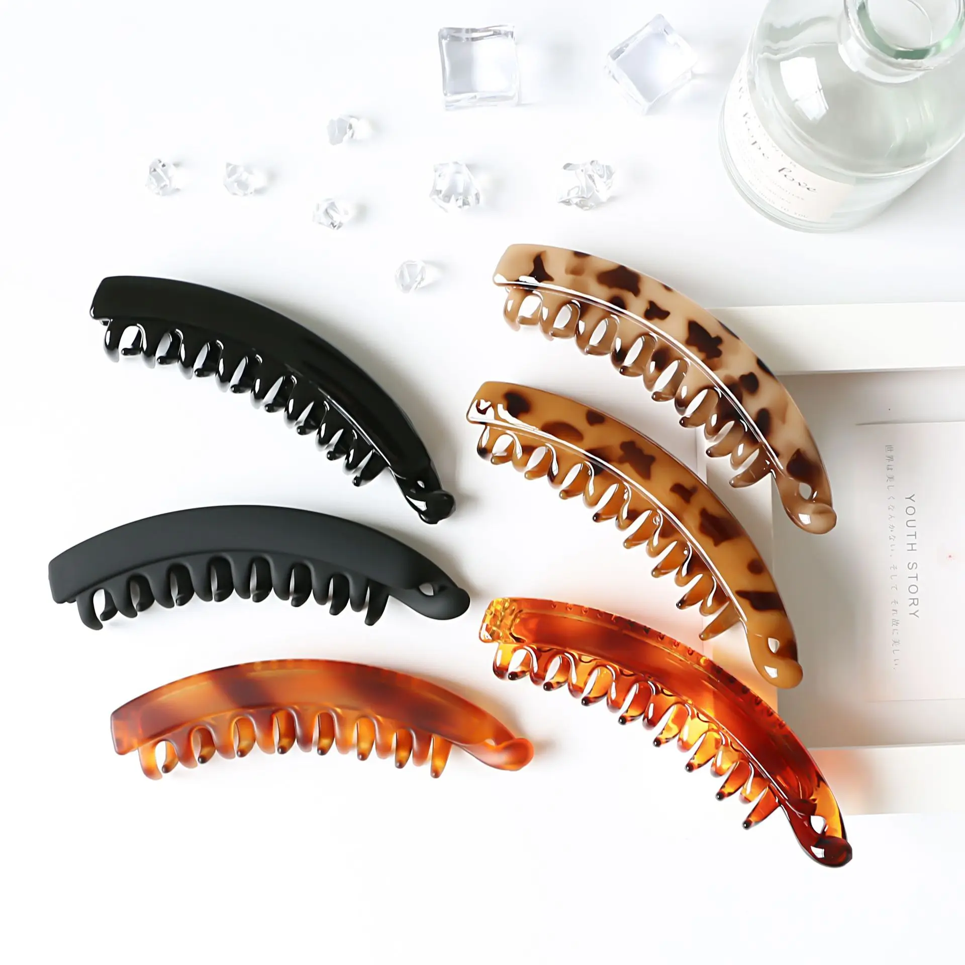 Fashion Banana Hair Clip for Women Korean Simple Gentle Solid Color Hairclaw Frosted Large Hair Claw Pea Clip Hair Accessories image 3
