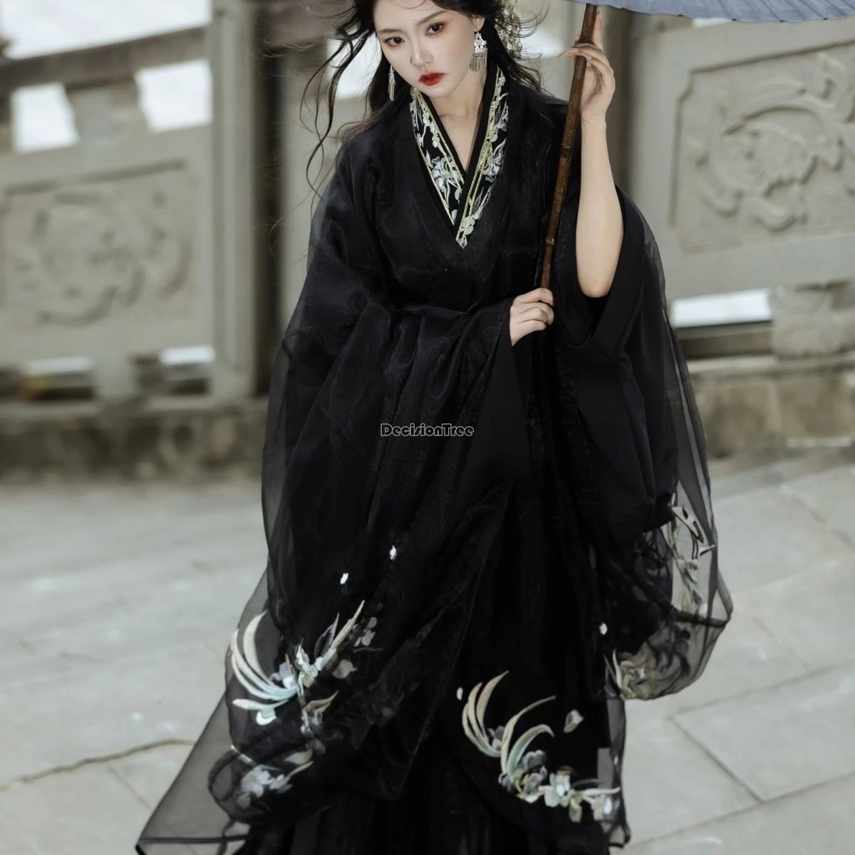 

2025 chinese embroidered new black ancient zhanguo dynasty women costume improved straight skirt cross collar embroidery hanfu