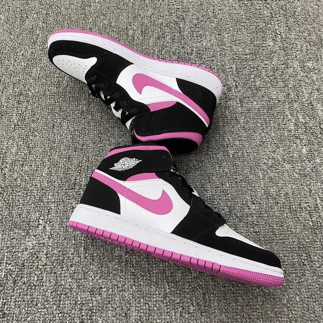 حذاء Jordan Air Jordan 1 Mid Se الرياضي المريح باللون الأسود والأبيض والأرجواني Retro Mid Top Board