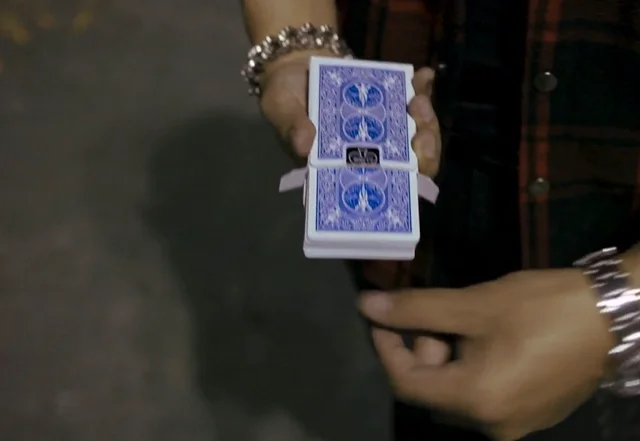 ‌SansMinds Creative Lab ShadeShift Magic Trick Set Professional Close-Up & Street Illusion Props, Bar Card Gimmick for Magicia