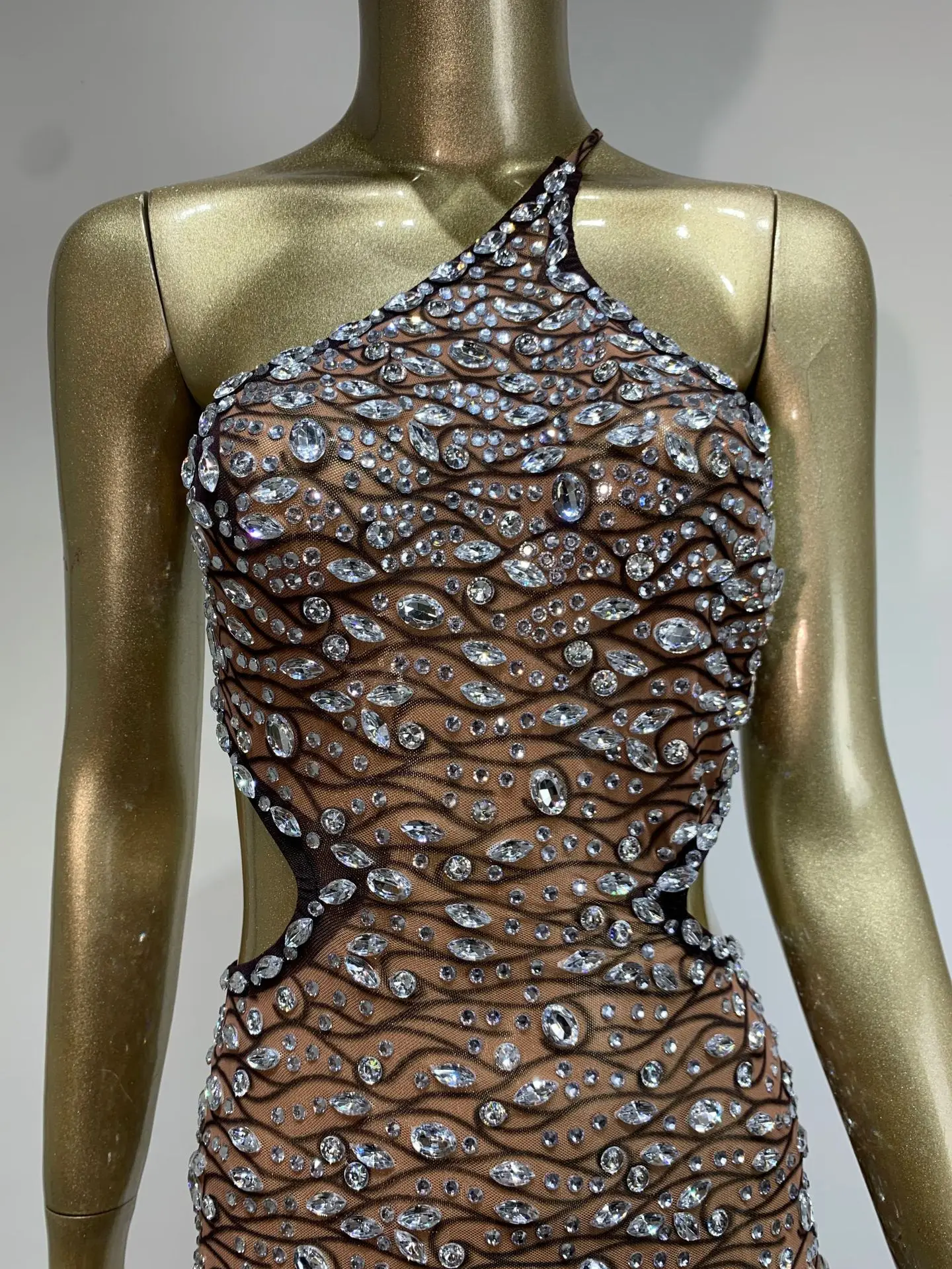 2025 mujeres Sexy un hombro diamantes de cristal recortados Mini vestido traje de fiesta de cumpleaños Bar club nocturno traje de actuación escénica