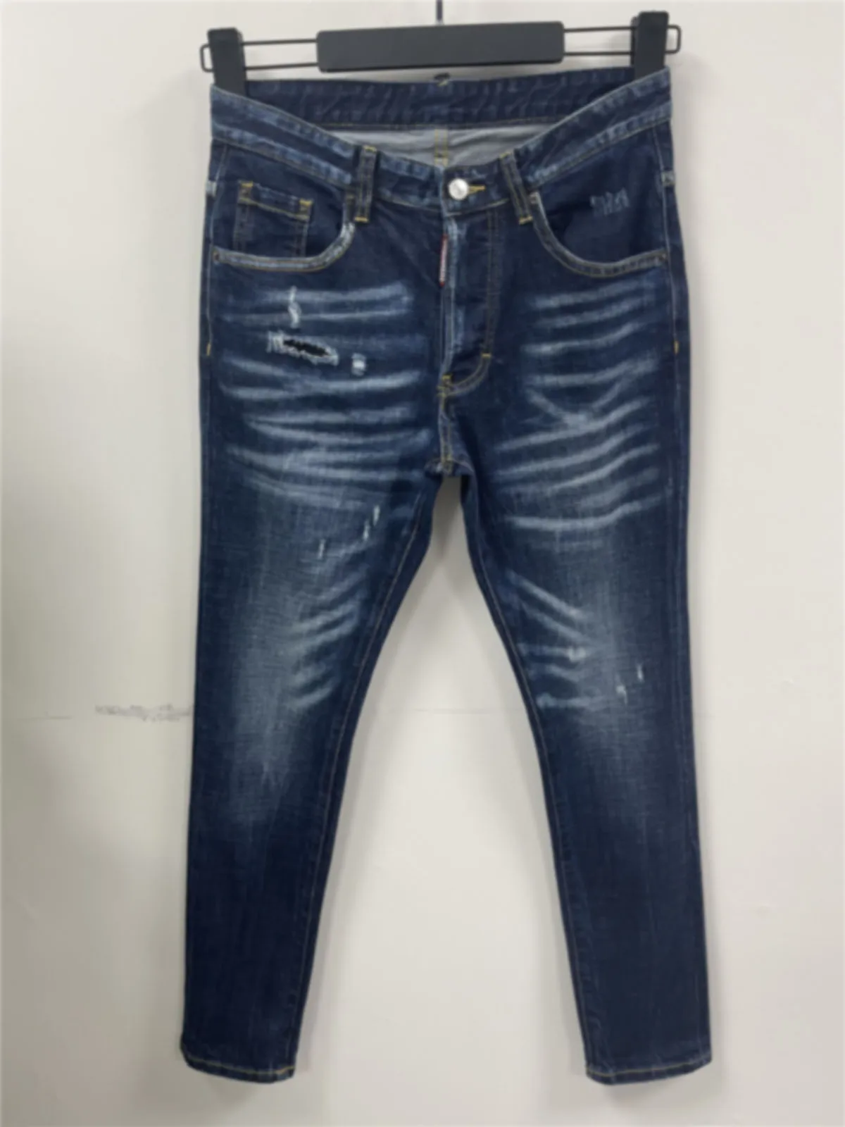 

2024 Spring/Summer New D2 Jeans for Men, Washed, Scratched, Patched, Painted, Embroidered, Hand sewn, Small Feet, Blue