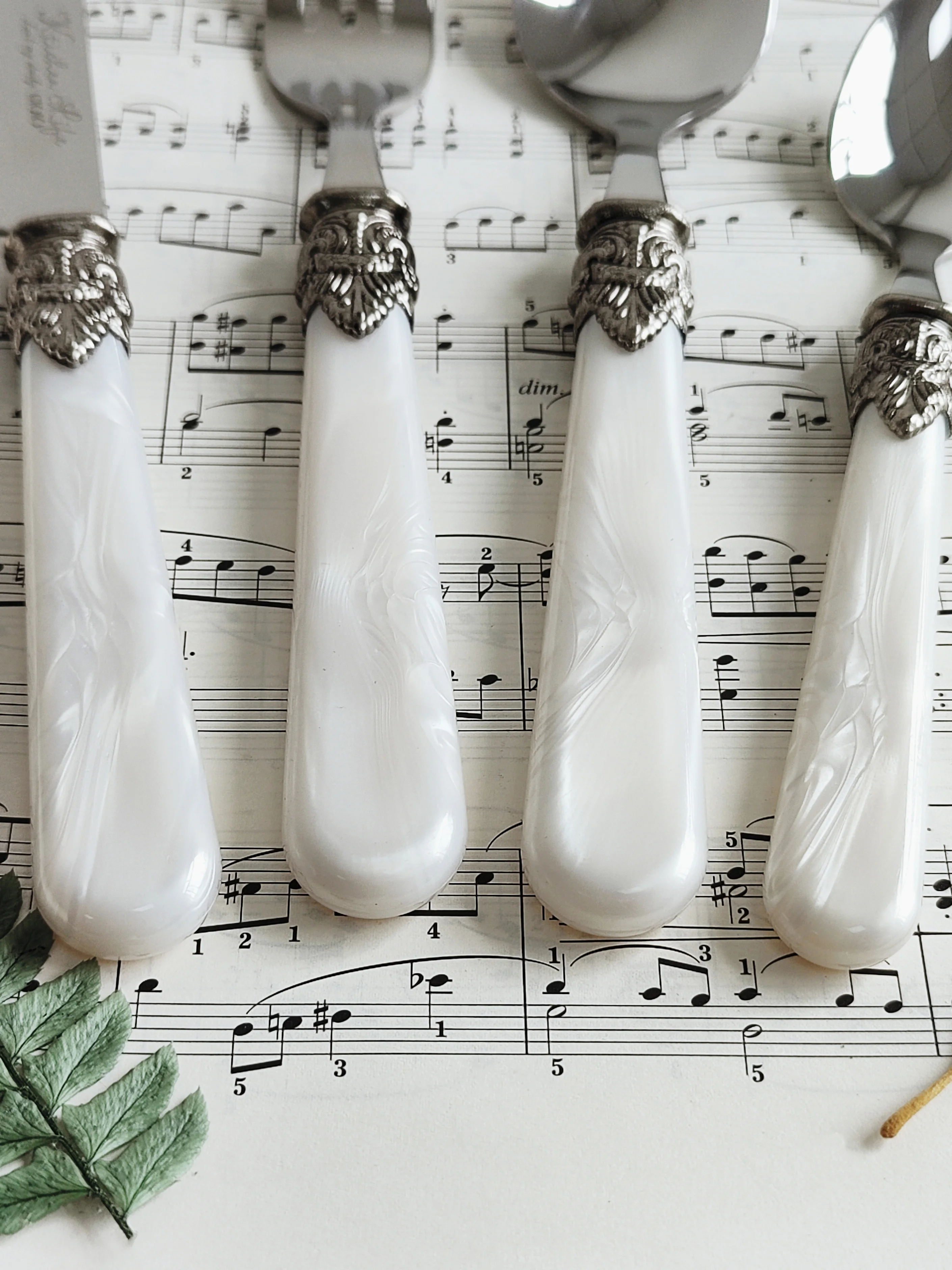 ชุดช้อนส้อมเงินวินเทจ ด้ามจับอ - Vintage Collectible Spoons บทวิจารณ์และราคา