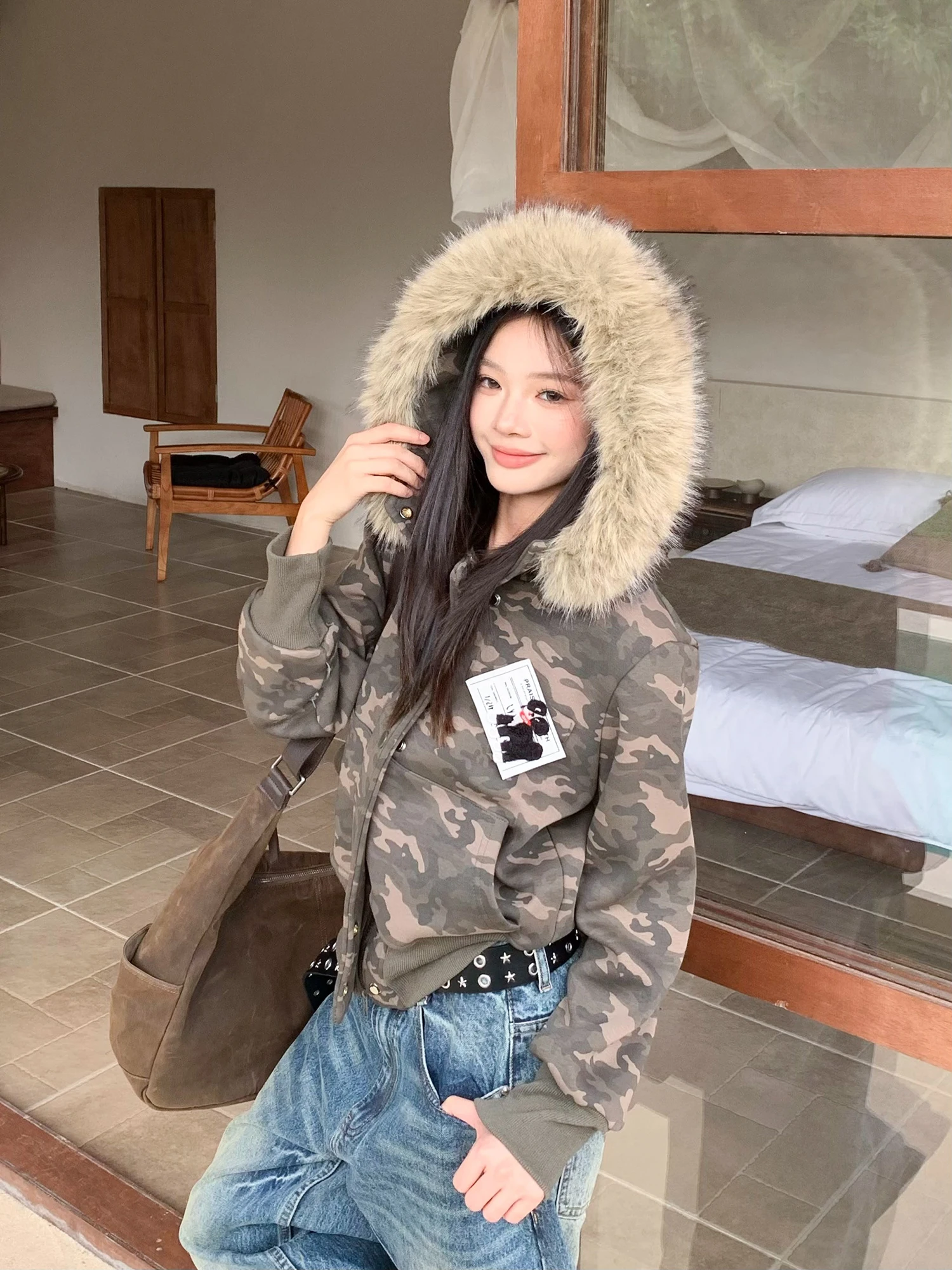 

Loose Fit American Camouflage Hooded Jaet Women's Winter Coat Thiened Cotton ort Design Sense Large Fur Collar