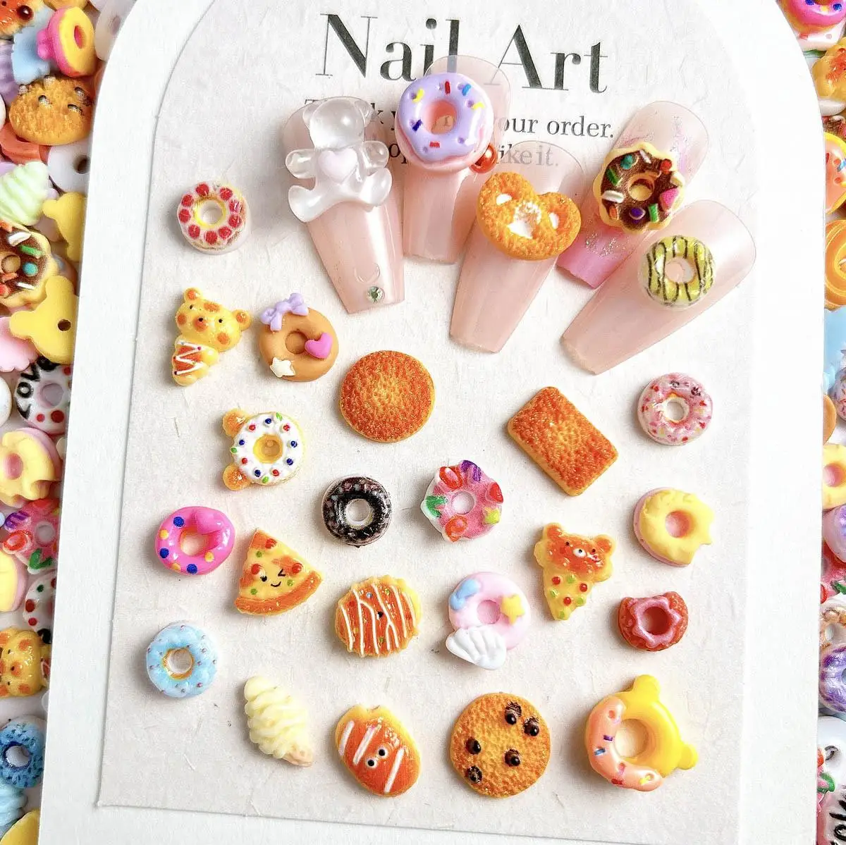 Losowe mieszane żywiczne ciasteczka z fasoli czekoladowej Charms do paznokci 3D Dopamina Cartoon Multi Style Donut ozdoby do paznokci DIY Craft