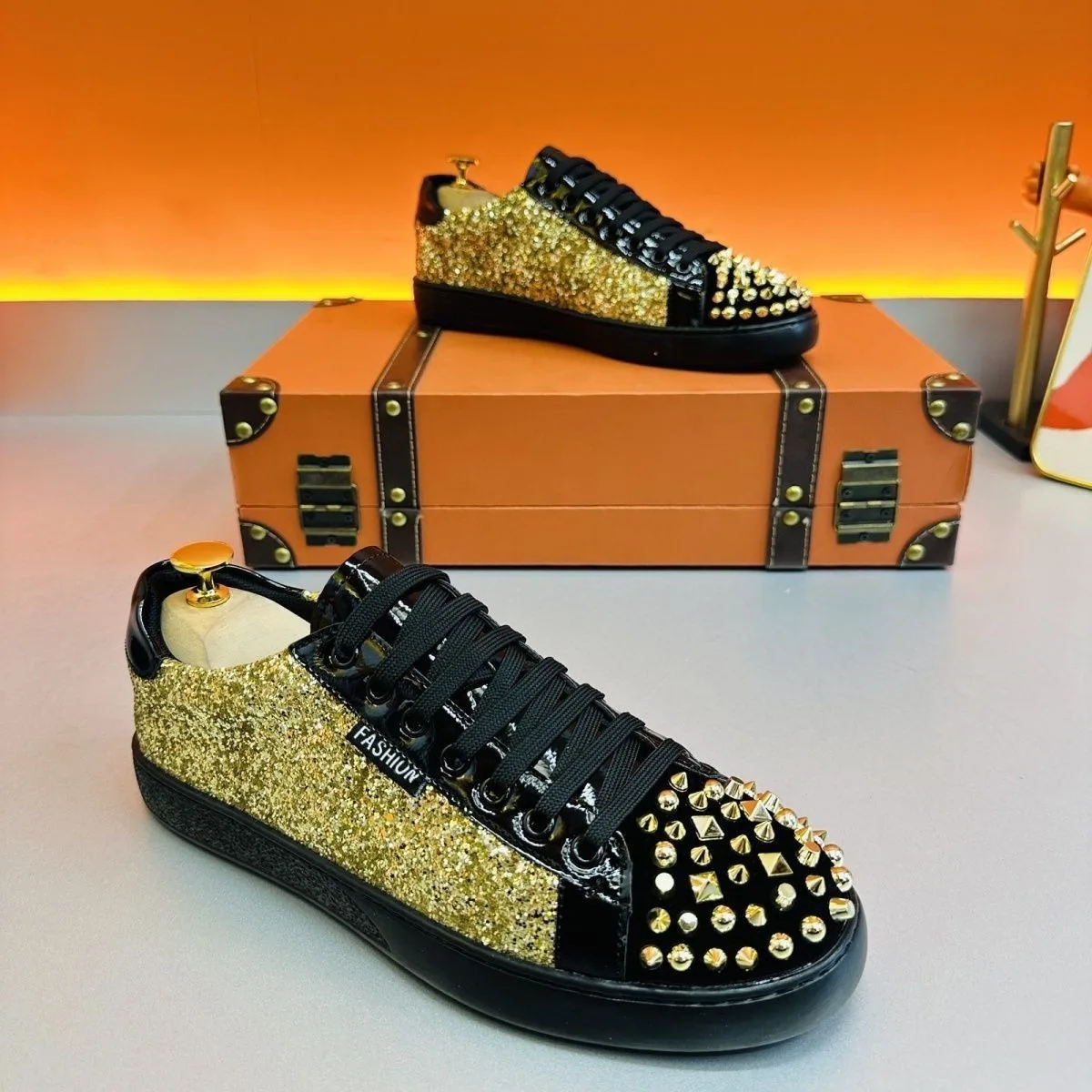 bling bling luxury leather shoes for man rivets casual sneakers man sequined designer shoes flats street dance original brand