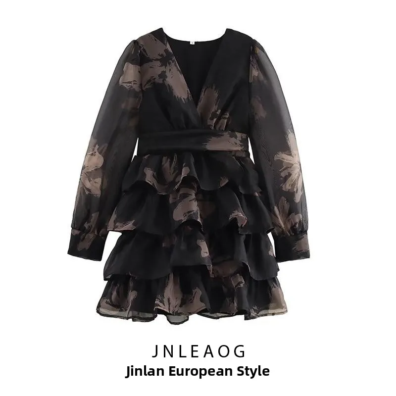 Vestido F E com Saia de Tule em Camadas e Decote em V, Design E em Tecido de Poliéster, Manga Longa, Cin...