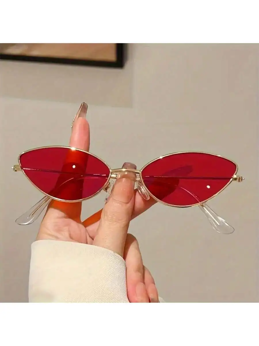 1 Pair Women New Cat Eye Model Fashion Glasses Exquisite Small Frame Popular Multicolor Entry Luxury Style Metal Edge Design view 4