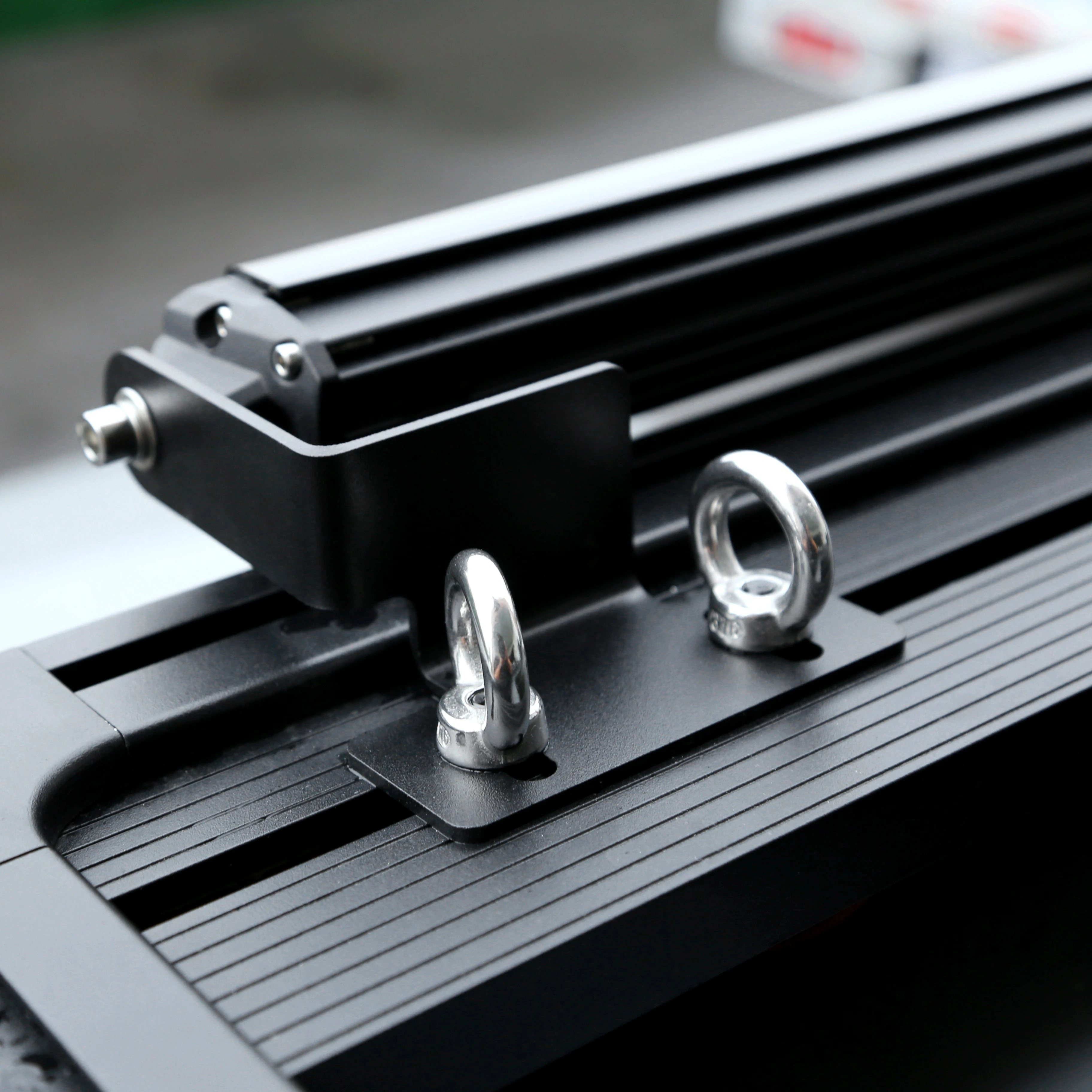 

Manufacture Direct Sale Roof Rack Accessories SUS316 Professional No Drilling Light Bar Brackets Strip Light Bar Brackets