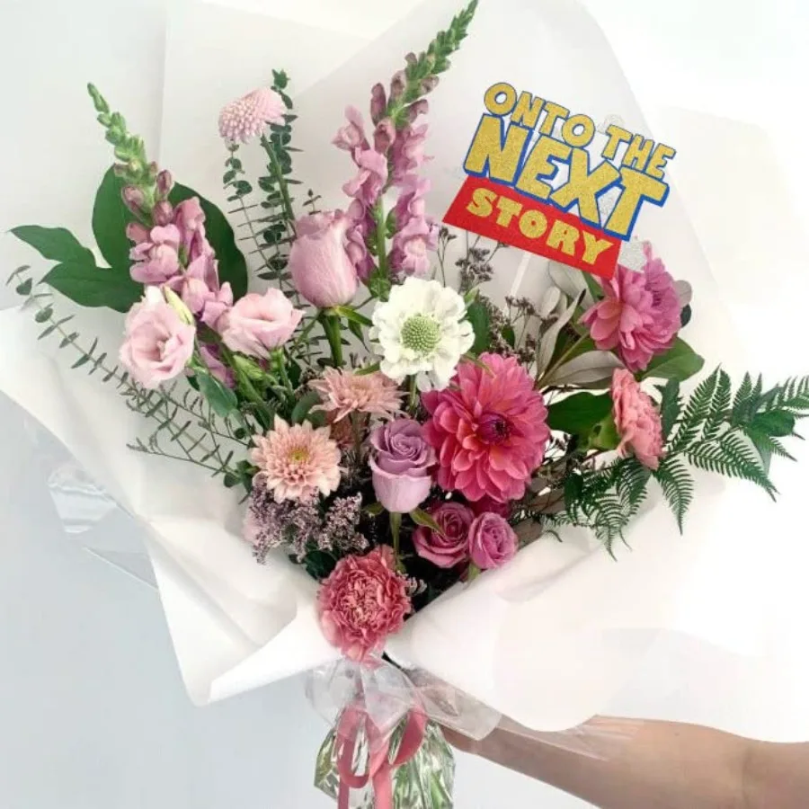 على القصة التالية كعكة Topper2025 كعكة التخرج توبر لعبة مستوحاة من قصة موضوع غراد ديكور حفلات المدرسة الثانوية كلية