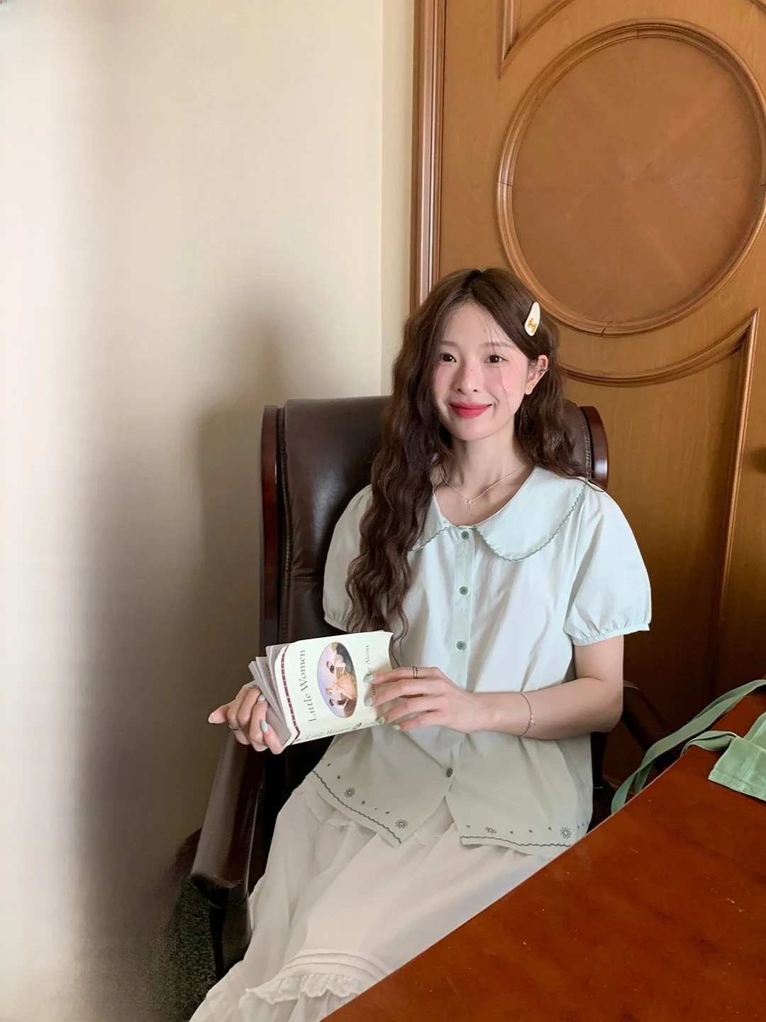 

Роскошная кружевная вышитая женская блузка с воротником-стойкой и коротким рукавом, свободного кроя, в нежном стиле, из дышащего хлопка, модный универсальный топ