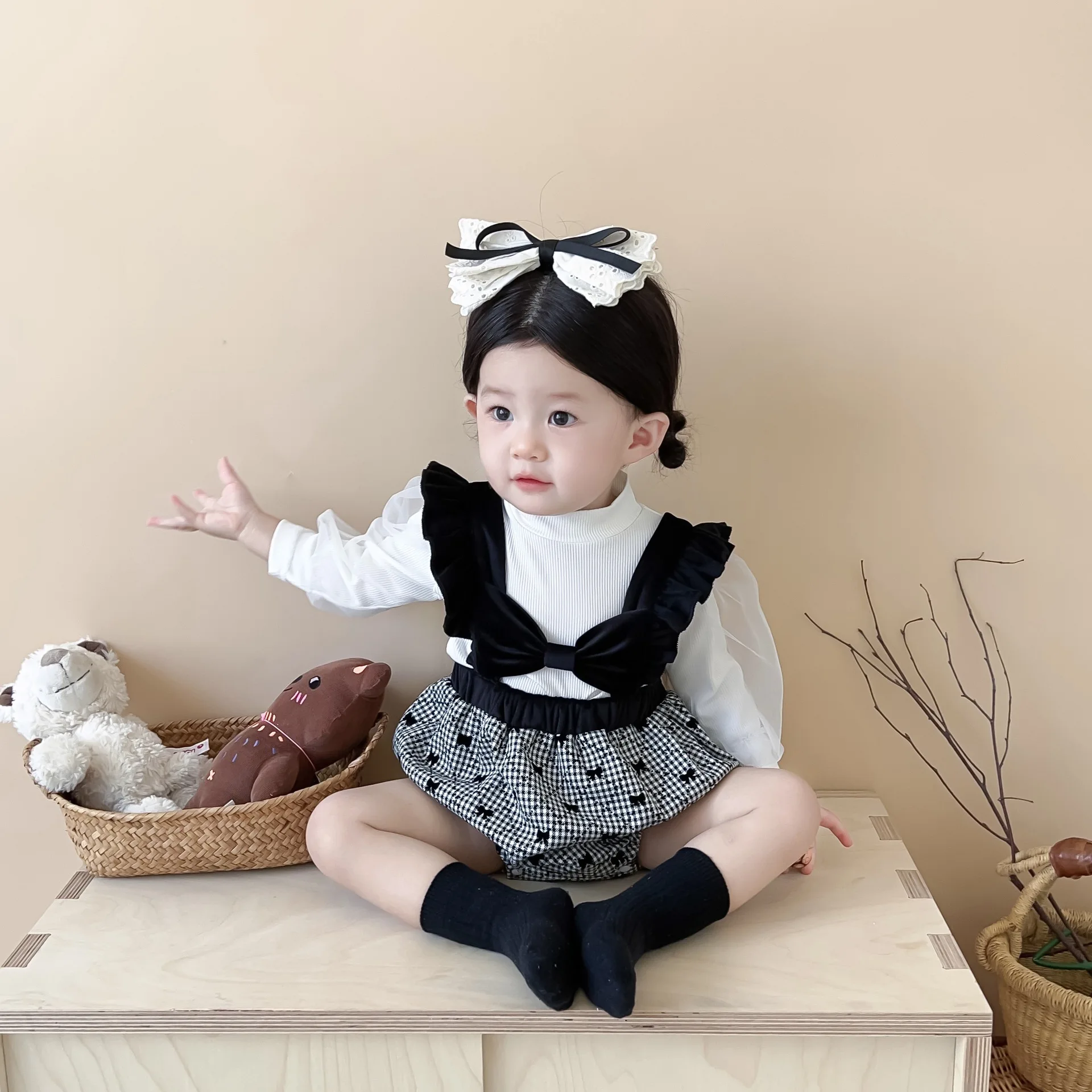 

Baby Clothes Spring Autumn Bow Suspenders Romper Bubble Sleeve Solid Color Casual Simple Sweet Cute Base Shirt Two-piece Set