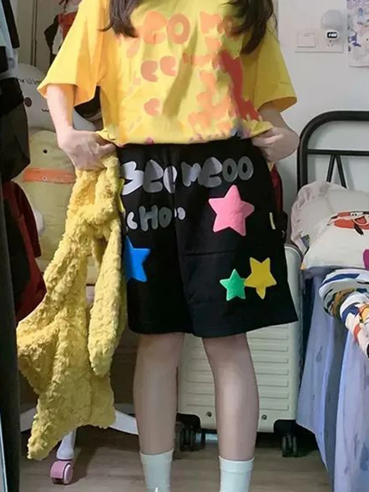 

Красочные повседневные шорты со звездами для женщин, летние уличные брюки с пятью точками, новые свободные прямые широкие шорты