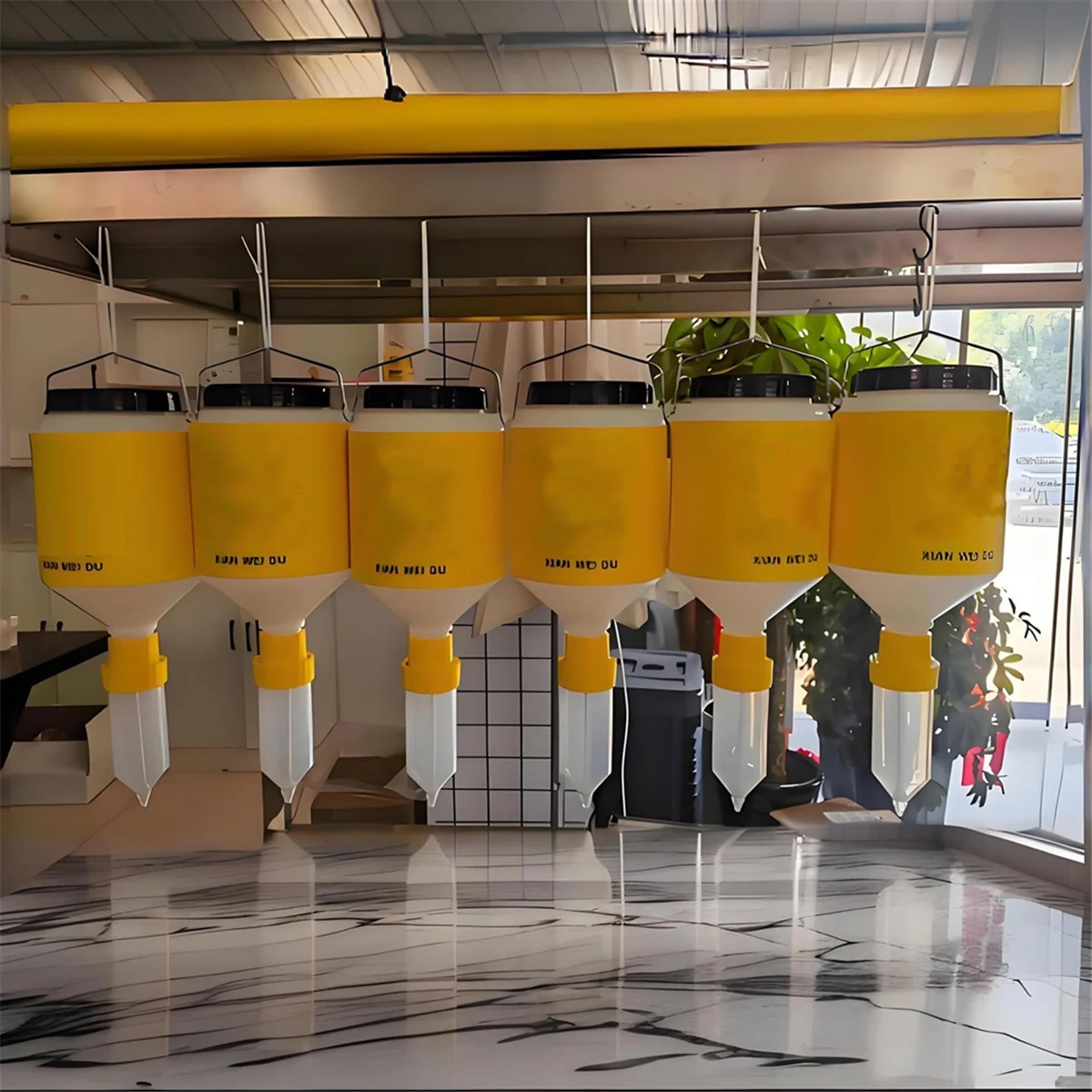 2025-3l-sauce-bottle-squeeze-bottle-hanging-sauce-dispenser-large-diameter-sauce-squeeze-bottle-hanging-sauce-dispenser