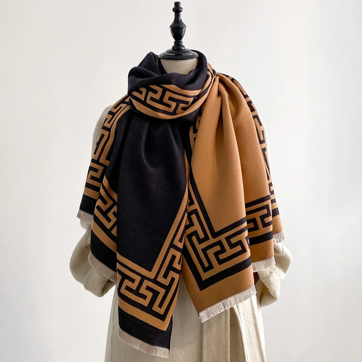 Frauen Geometrie Druck Pashmina Schal Warme Kaschmir Schals Luxus Winter Dicke Decke Bufanda Weibliche Wrap Bandana Echarpe Poncho – Detail 2