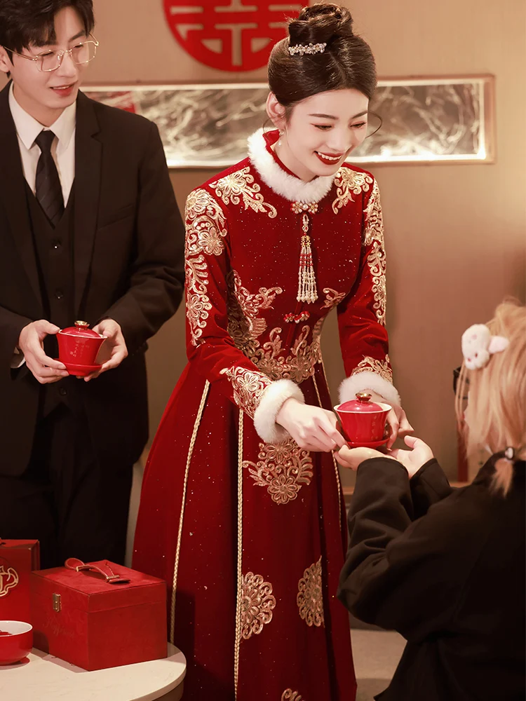 

Ele Red Embroidered Qipao Wedding Dr for Bride Engagement Par Long Sve Floor Length Polyester Evening Gown