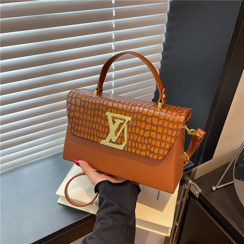 2025年夏 小型スクエアバッグ、ミニマリストクロスボディバッグ（女性用）、トレンディなショルダーバッグ、ユニークなデザインのカジュアル＆ナイトアウトハンドバッグ