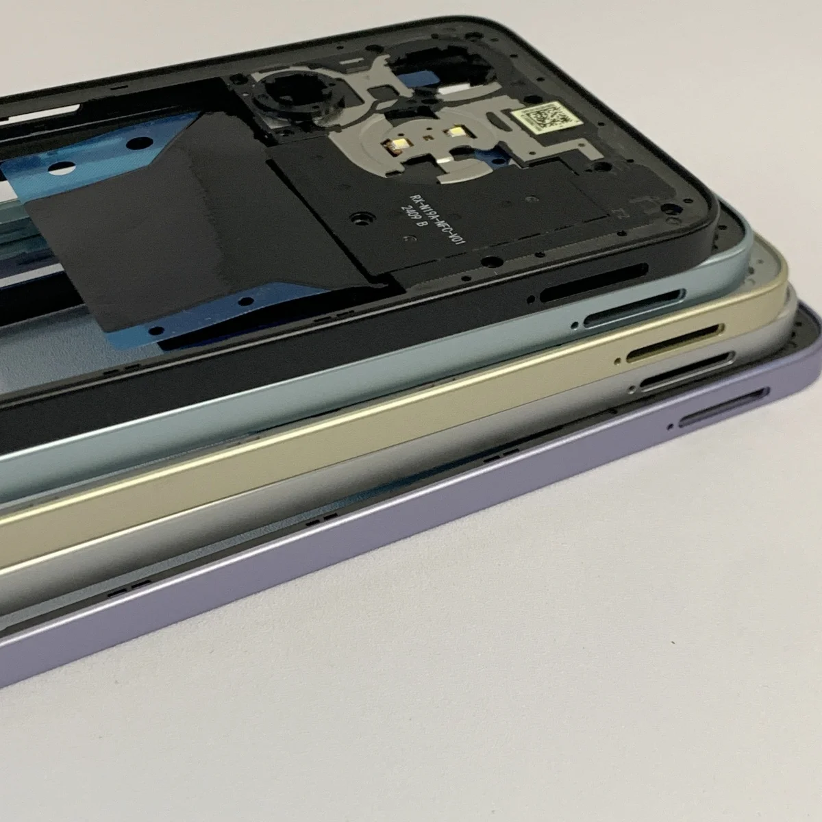 For Xiaomi Redmi 13 Middle Frame Front Bezel Faceplate Frame With Side Button Repair Spare Parts For Xiaomi Redmi Note 13R Frame