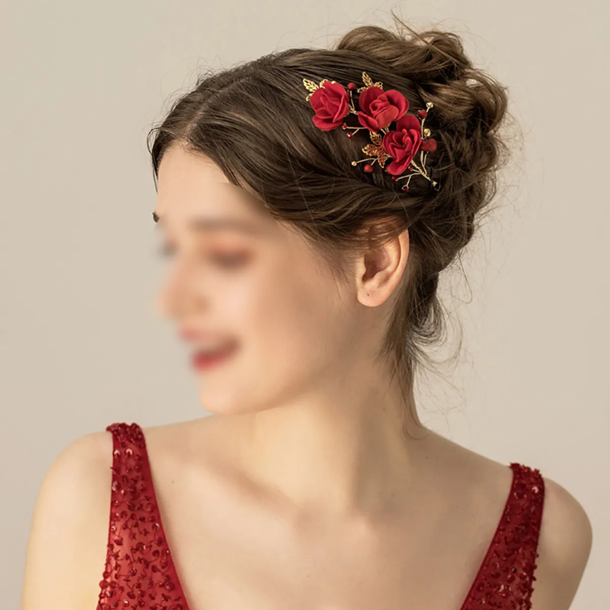 

1 шт. Красивый свадебный головной убор с декором из роз, изысканные детали, легко крепится на волосы, идеально подходит для свадебной вечеринки.