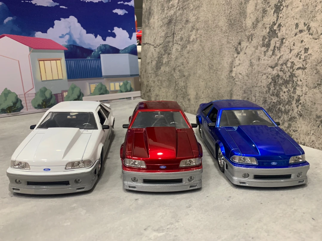 

Литая под давлением модель автомобиля Jada в масштабе 1:24 Ford 1989 Mustang GT 5,0, трехцветная модель автомобиля из сплава, коллекционная игрушка, подарок, сувенирный дисплей