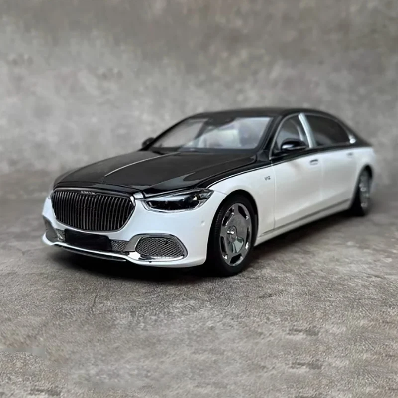 AlmostReal 1/18 Maybach S-Class S680 2021 alloy static car model